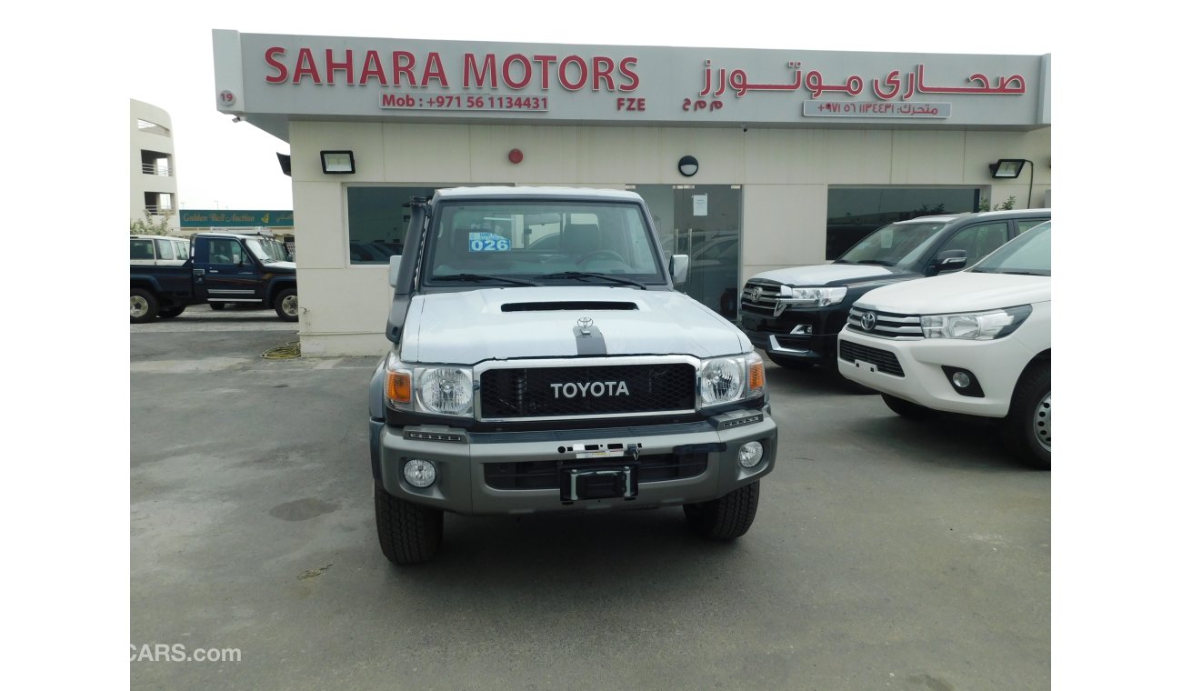 تويوتا لاند كروزر بيك آب 79 LX LIMITED V8 4.5L TURBO DIESEL 4WD MANUAL TRANSMISSION