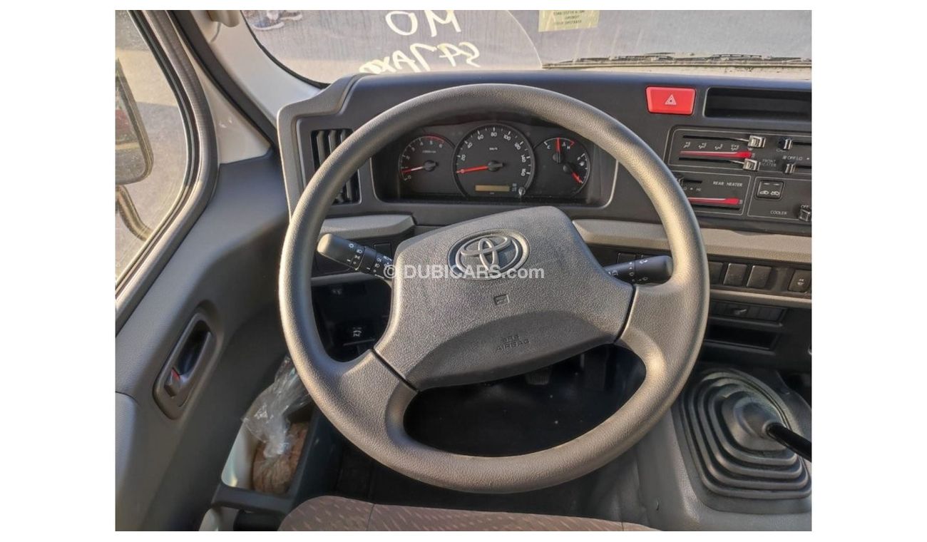 Toyota Coaster 2023 Toyota Coaster 4.2L Diesel 23 seats Basic option Only for local
