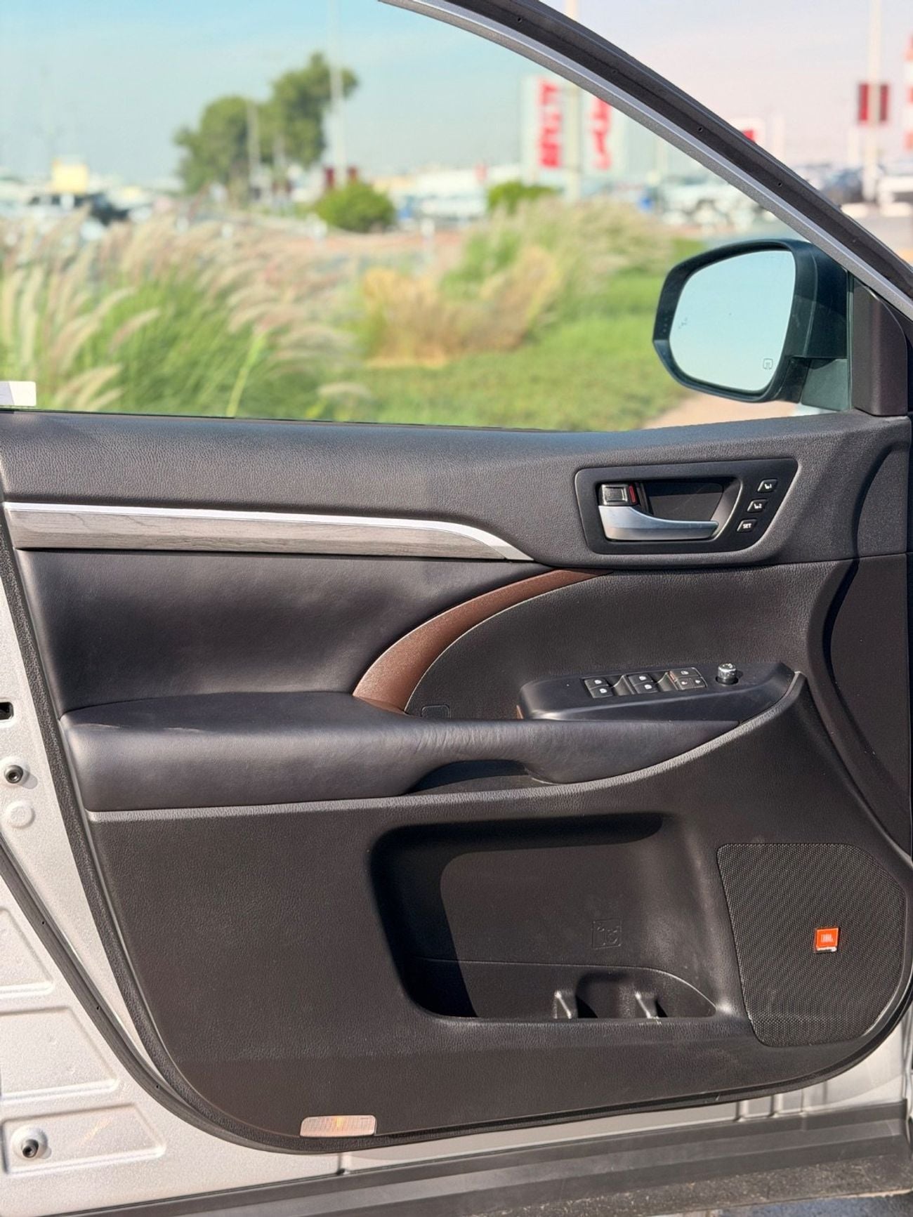 تويوتا هايلاندر Limited 3.6L // 2019 full option// sunroof, leather seats