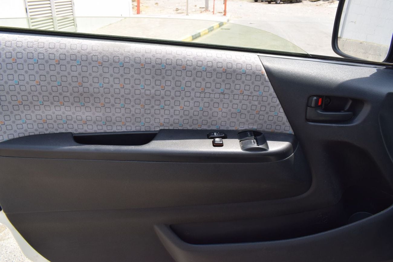 Toyota Hiace GL 15 seater bus, model:2016