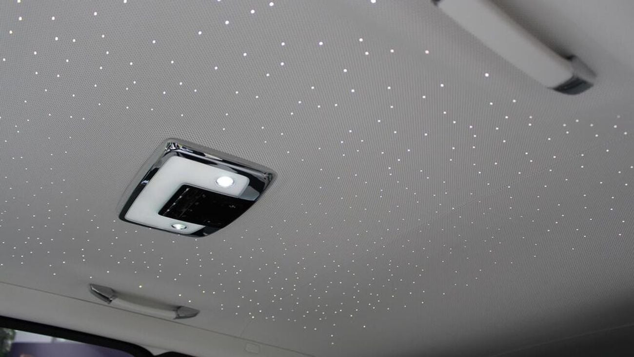 رولز رويس كولينان 6.75 V12 Black Badge Auto 4WD Euro 6 5dr (EXPORT ONLY) Right Hand Drive