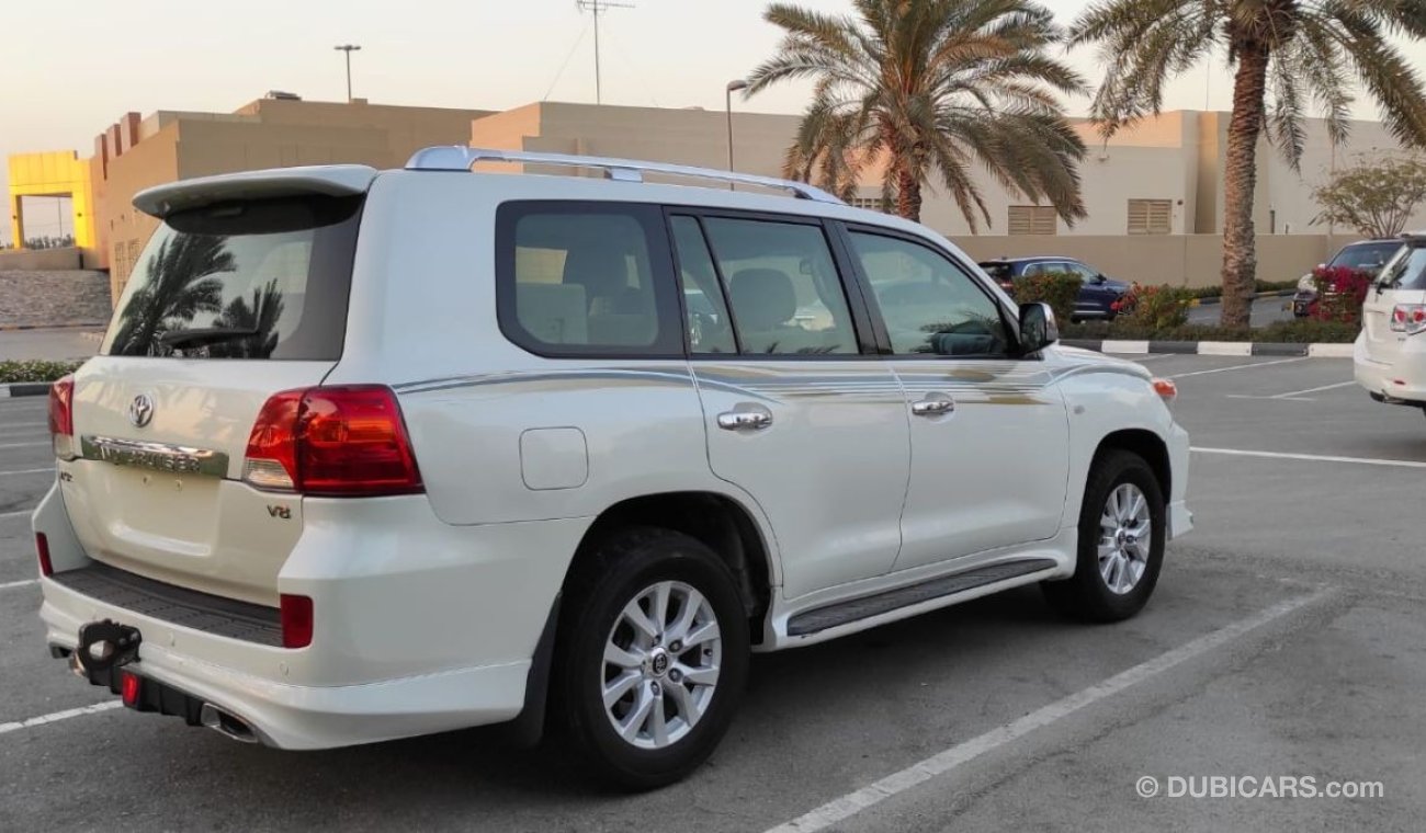 Toyota Land Cruiser VXR V8