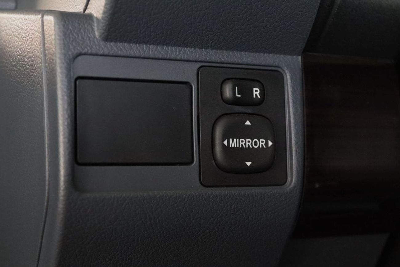 Toyota Land Cruiser 70 2025 TOYOTA LAND CRUISER GRJ 76 4.0 V6 AUTO - **التصدير فقط خارج الخليج**EXPORT ONLY** 40 ANNIVERSAR