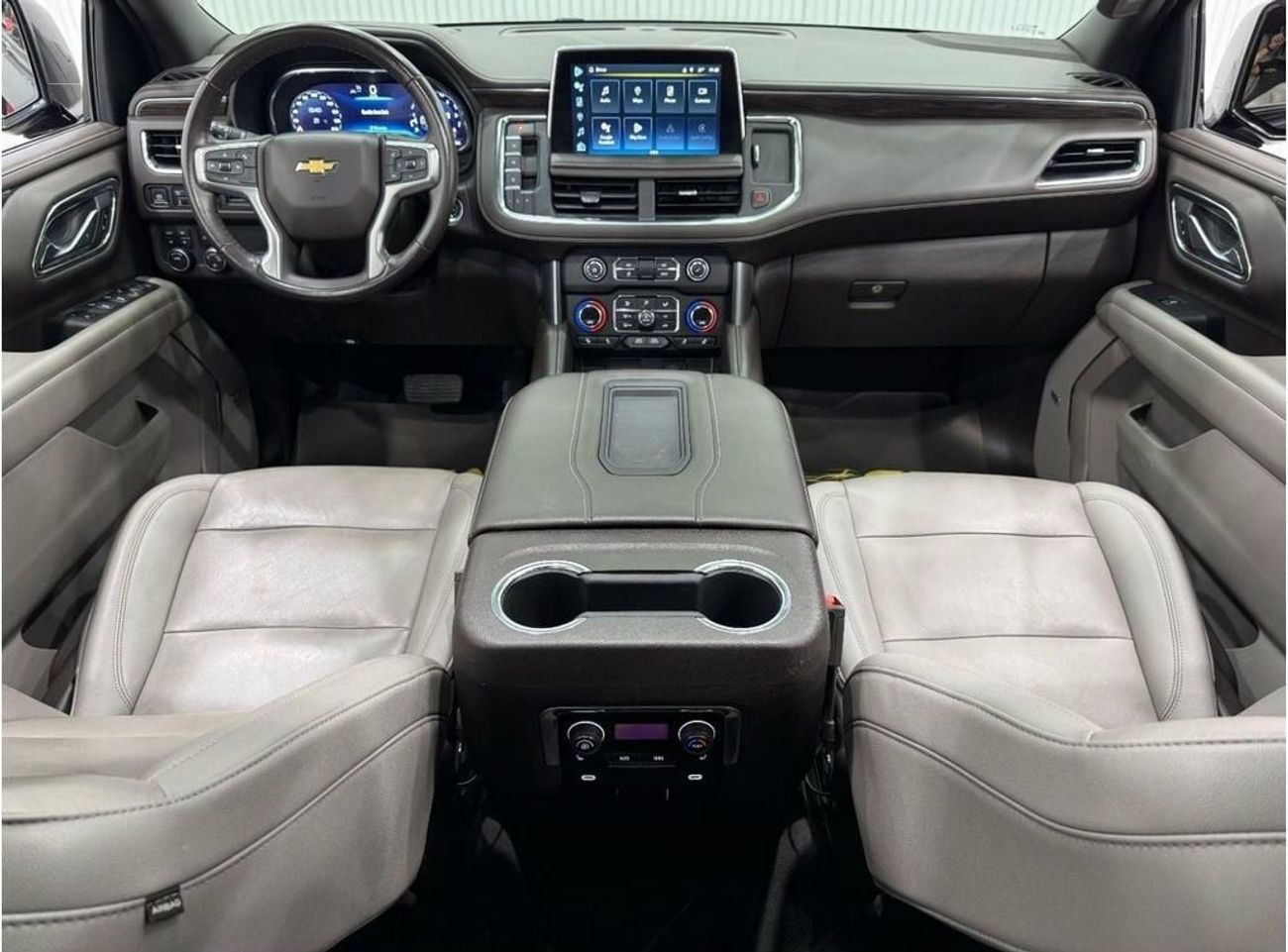 شيفروليه سوبيربان LT 5.3L 4WD 2023 Chevrolet Suburban LT, Nov 2025 Chevrolet Warranty, Low Kms, 8 Seater, GCC