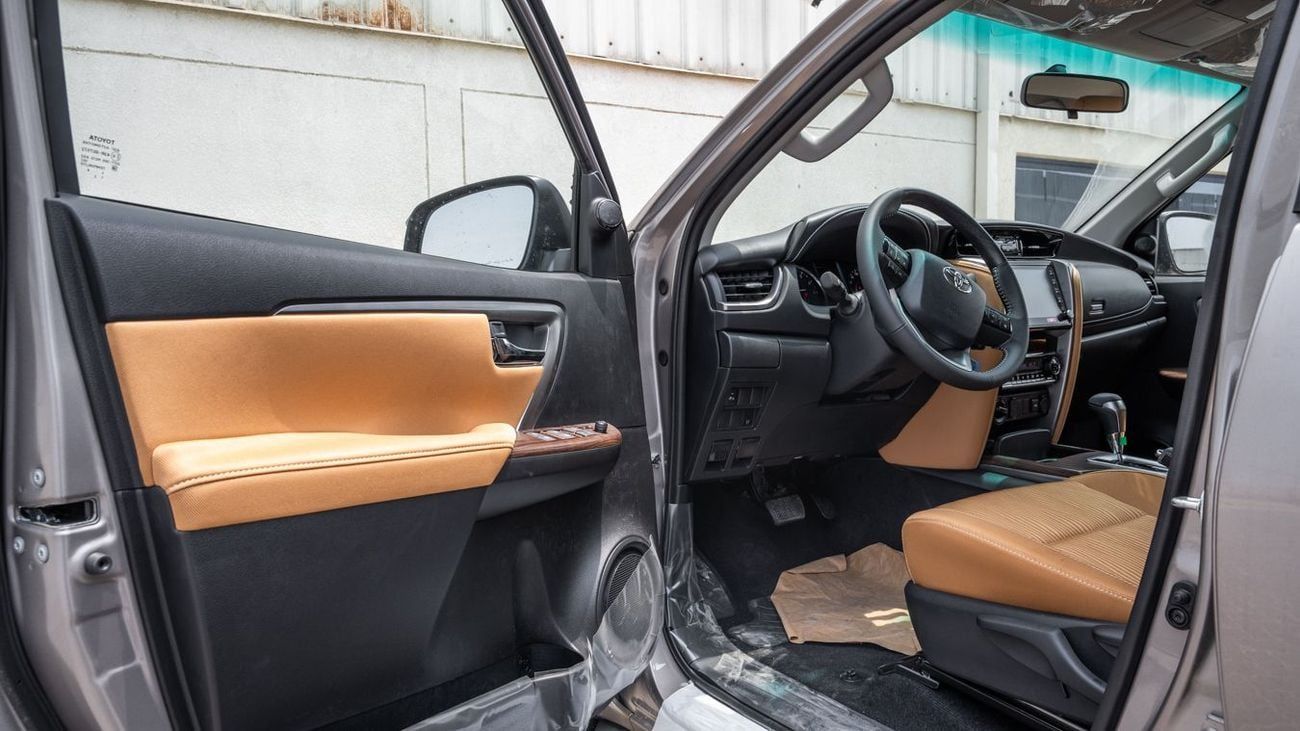 تويوتا فورتونر Toyota Fortuner 2.7 AT High -2025YM