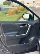 Toyota RAV4 XLE 4WD push start,leather seats 2021