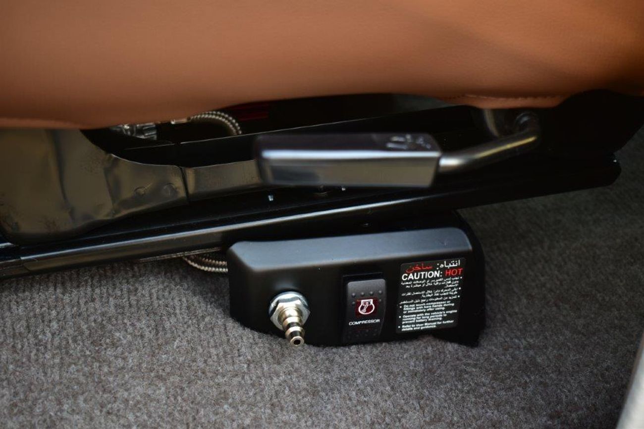 Toyota Land Cruiser 70 SDLX 2.8L DIESEL 4WD 5-SEATER AUTOMATIC TRANSMISSION