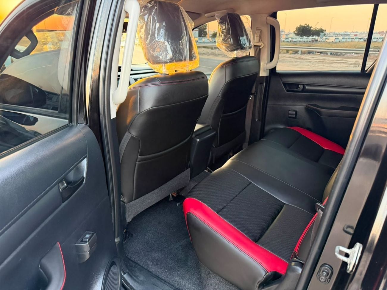 Toyota Hilux ADVENTURE 2021 Toyota Hilux Advanture Modified - 2.7L V4 - AWD 4x4- Rear Camera - Sidestep - Push