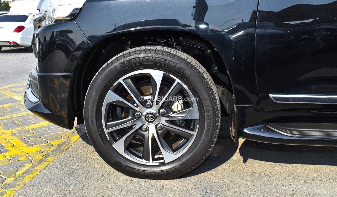 تويوتا لاند كروزر VXR 5.7 V8  Grand Touring