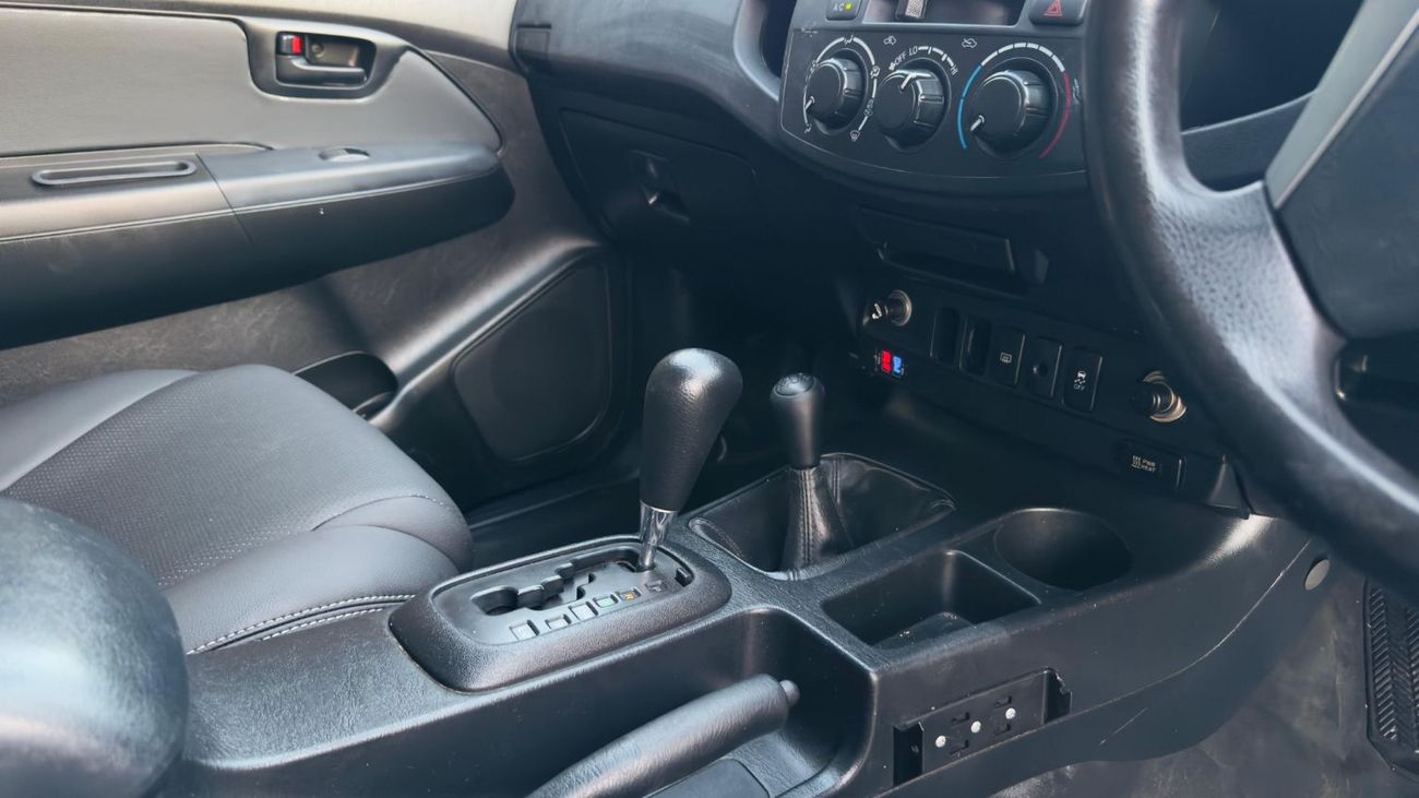 تويوتا هيلوكس DOUBLE CABIN | 2014 | 3000CC DIESEL ENGINE | 4WD | RHD | AUTOMATIC TRANSMISSION