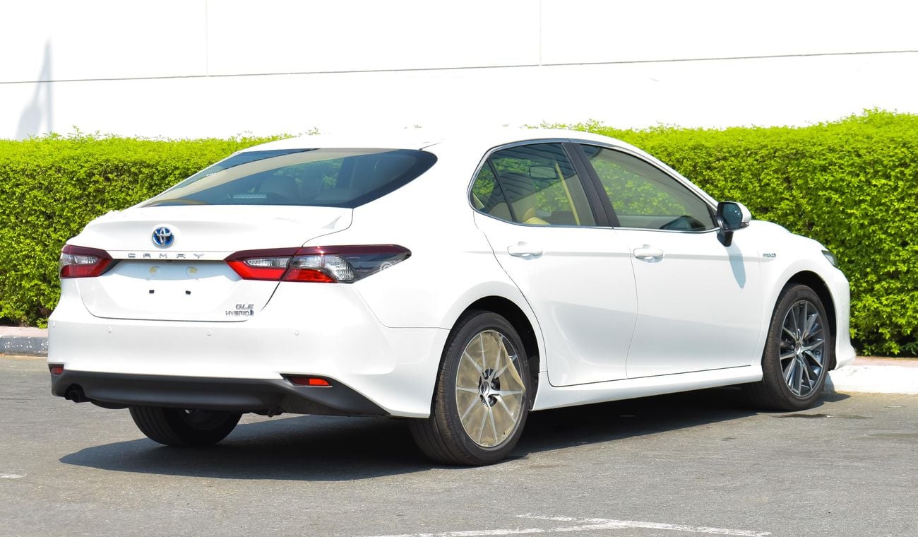 Toyota Camry Hybrid GLE 2.5L | For Export Only
