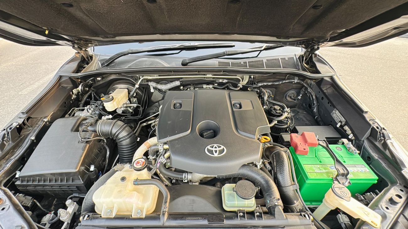 Toyota Hilux DOUBLE CABIN | AUTOMATIC TRANSMISSION | 2.8L DIESEL ENGINE | 4WD | 2021