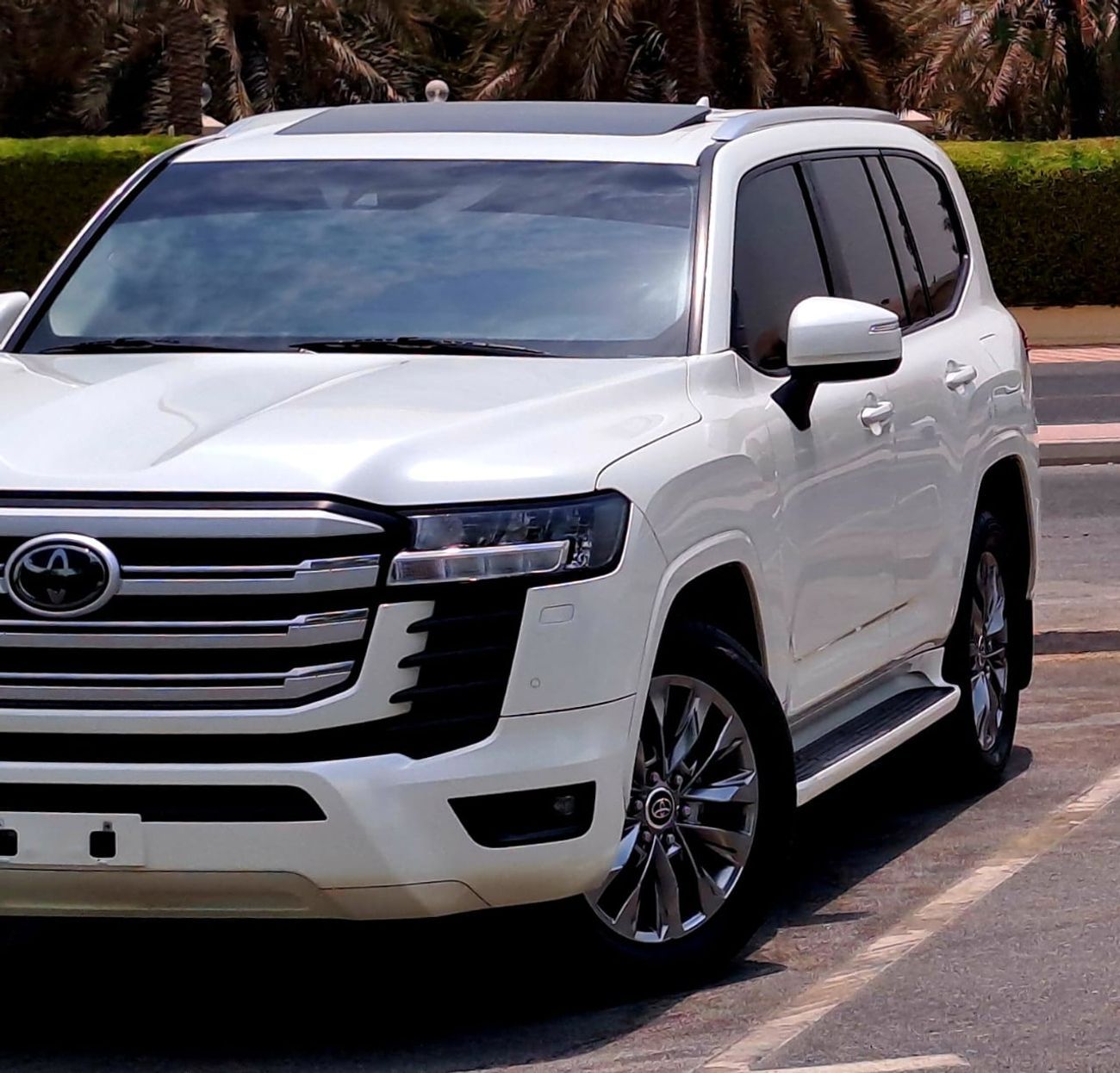 Toyota Land Cruiser GXR 4.0L 2022 4.0L FULL OPTION (3270/-MONTHLY)