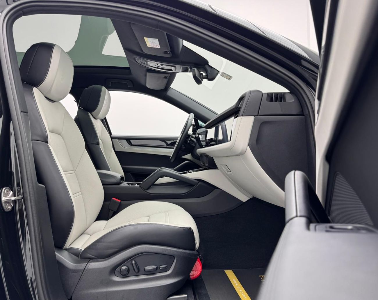 Porsche Cayenne Base Coupe 2024 Porsche Cayenne Coupe, Porsche Warranty, Porsche Service History, GCC