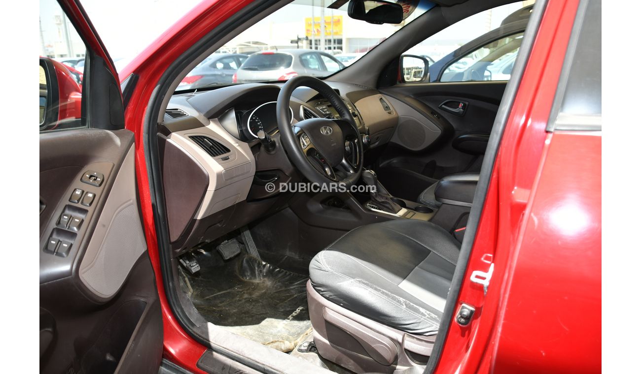 Hyundai Tucson 2015 RED GCC NO PAINT NO ACCIDENT PERFECT