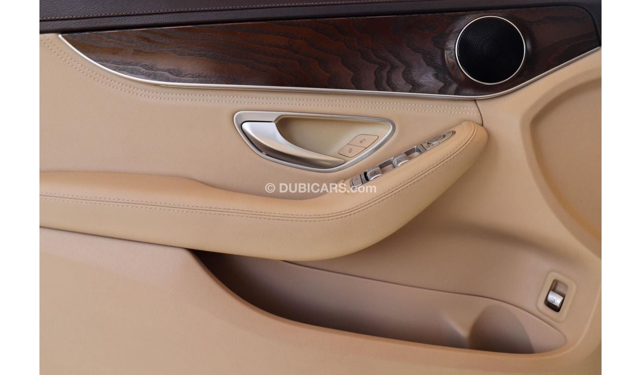 مرسيدس بنز C 200 W205