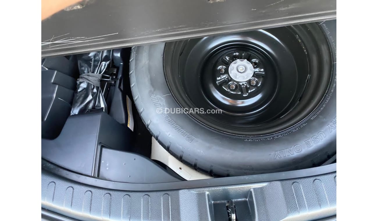 Toyota RAV4 2018 TOYOTA RAV 4 AWD LE MID OPTION