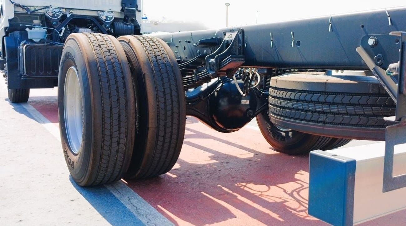 إيسوزو FVR 18 TON 4x2 Chassis 2024YM