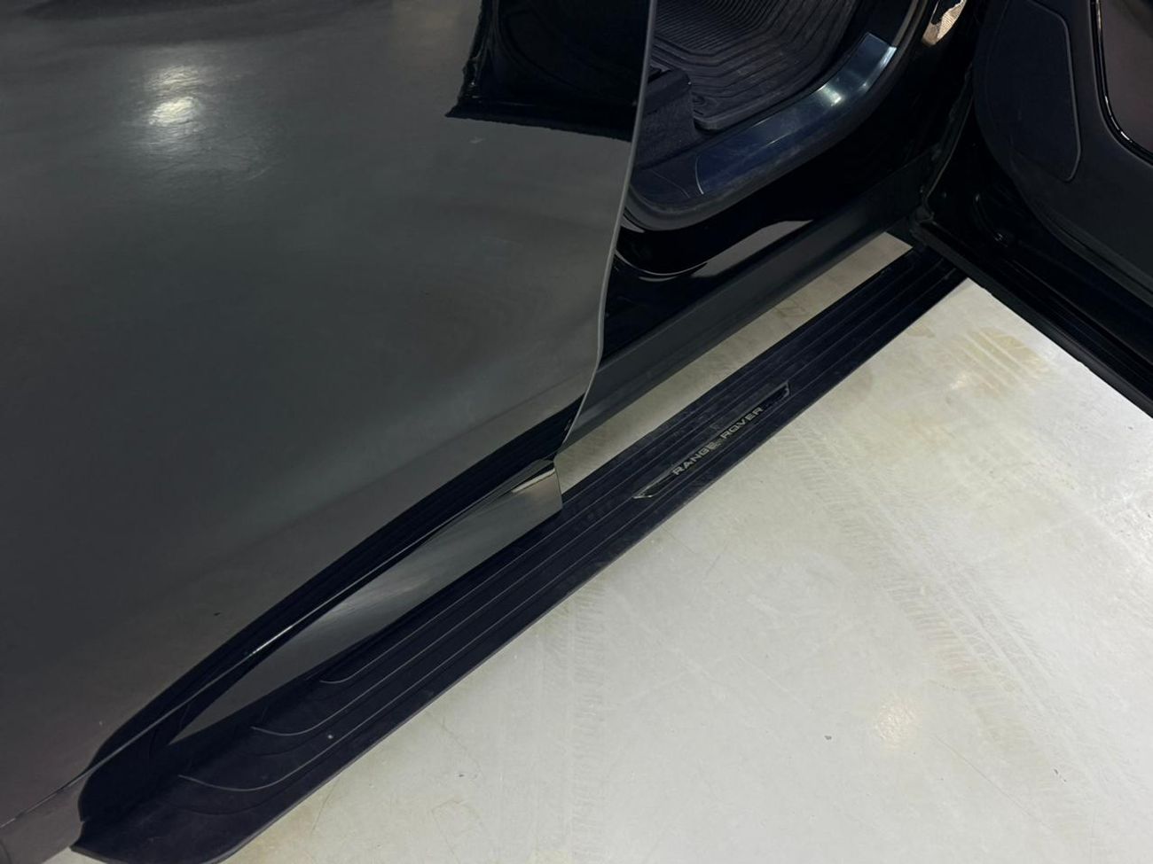 لاند روفر رينج روفر سبورت P400 DYNAMIC HSE 2024