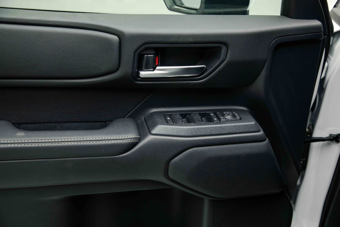 تويوتا برادو 2.4L - Platinum White Inside Black | Export Only