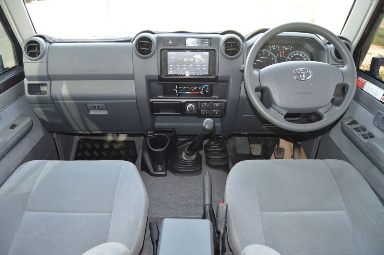 Toyota Land Cruiser Pick Up Diesel 4.5 Liter Right Hand Drive 5 Doors Manual Gear