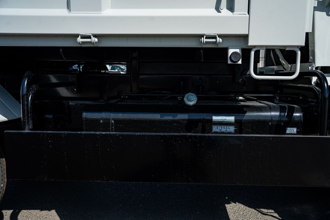 Mitsubishi Canter Van