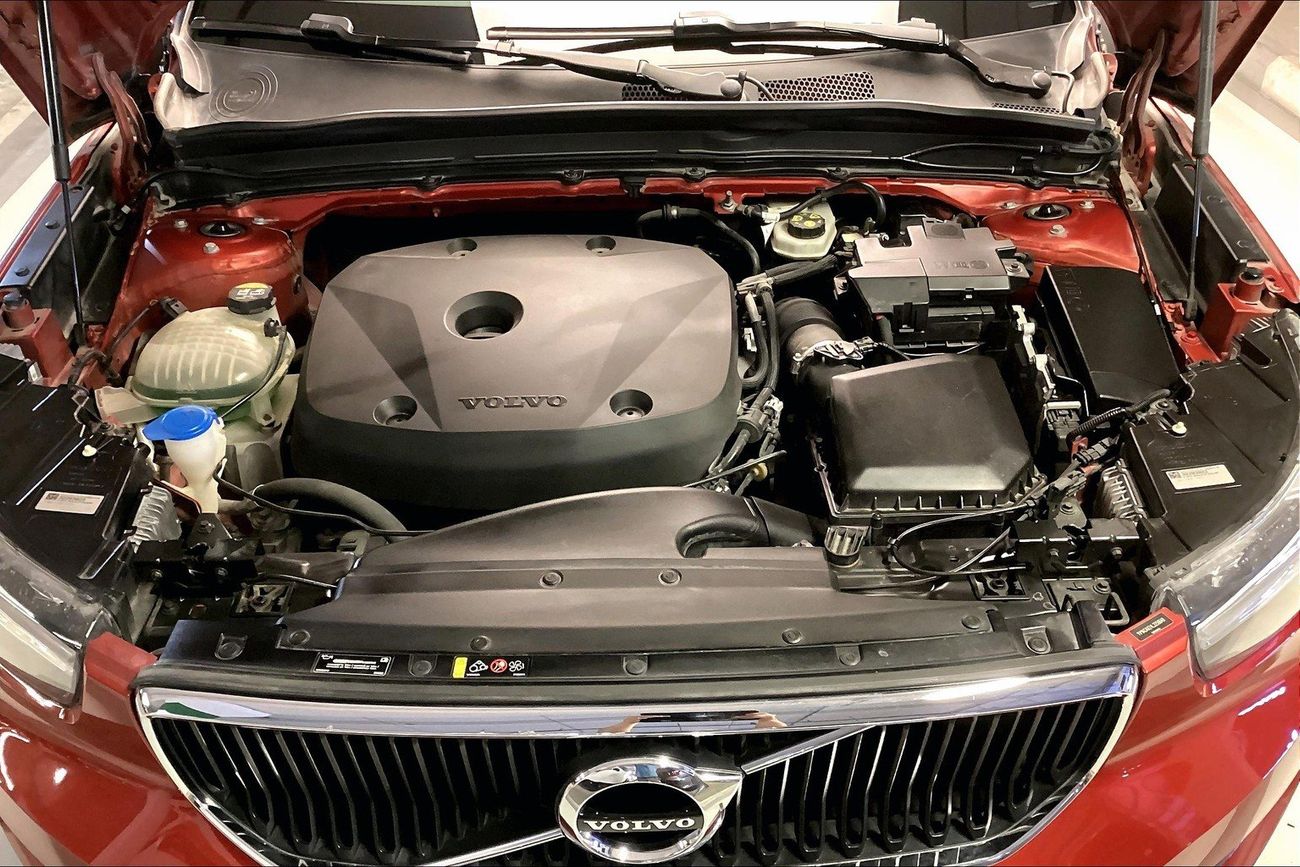 Volvo XC40 T4 Momentum | Guaranteed Warranty | 0 Down Payment