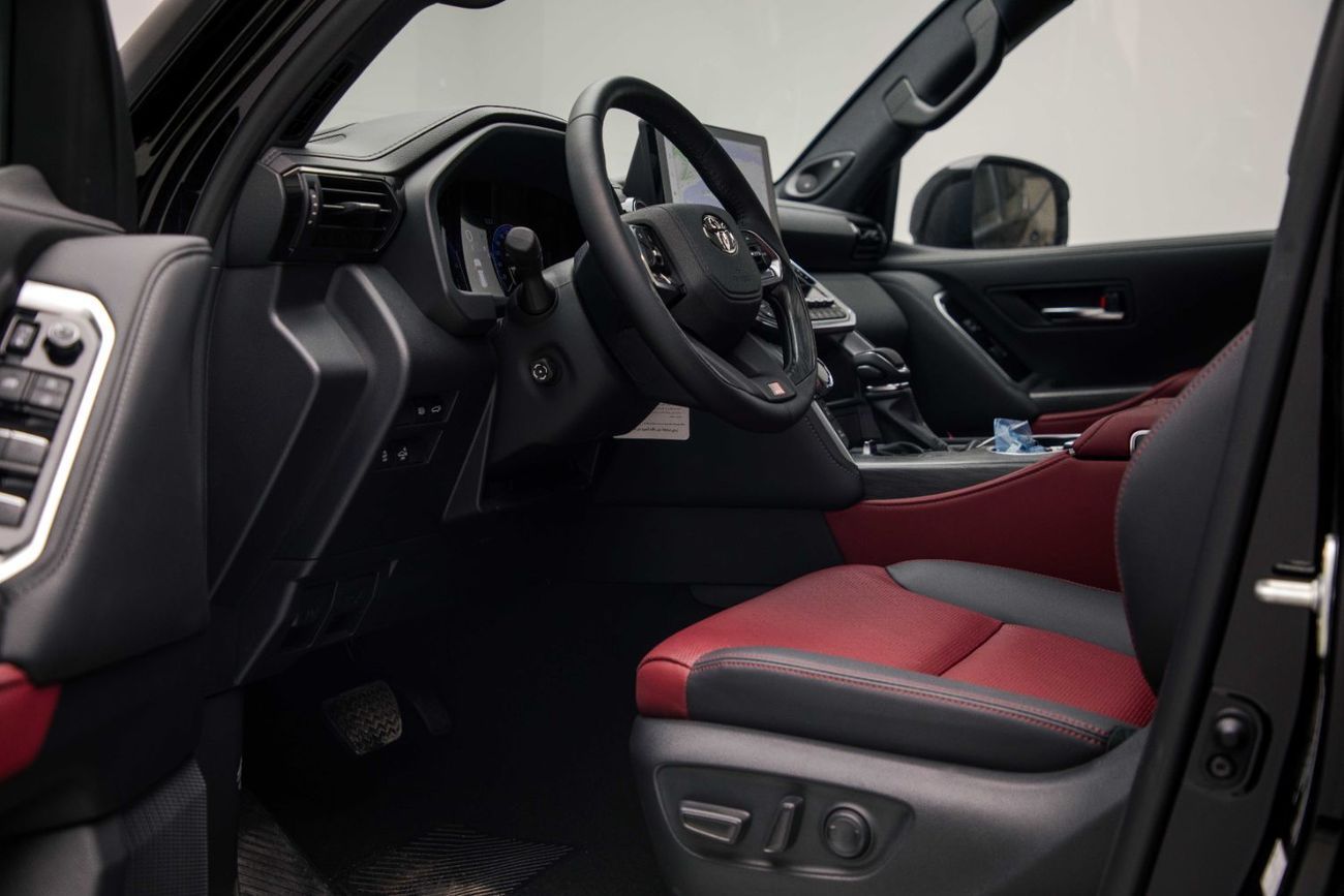 تويوتا لاند كروزر GRS 3.5L - Black Inside Maroon | Export Only