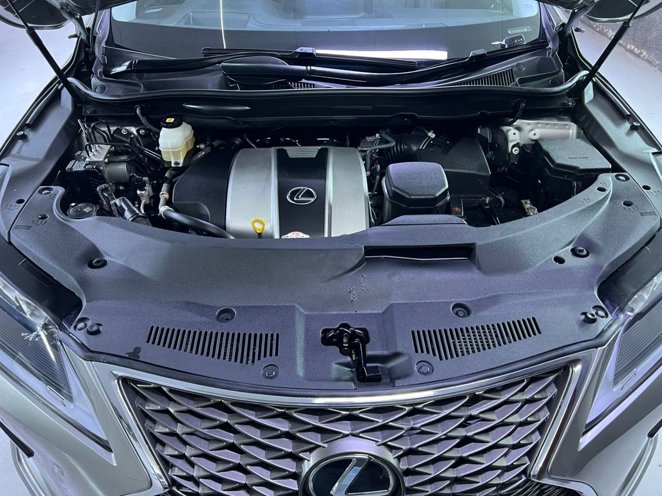 لكزس RX 350 Lexus RX350L F Sport 3.5L - Automatic . Petrol . 5 Seats . 5 Doors