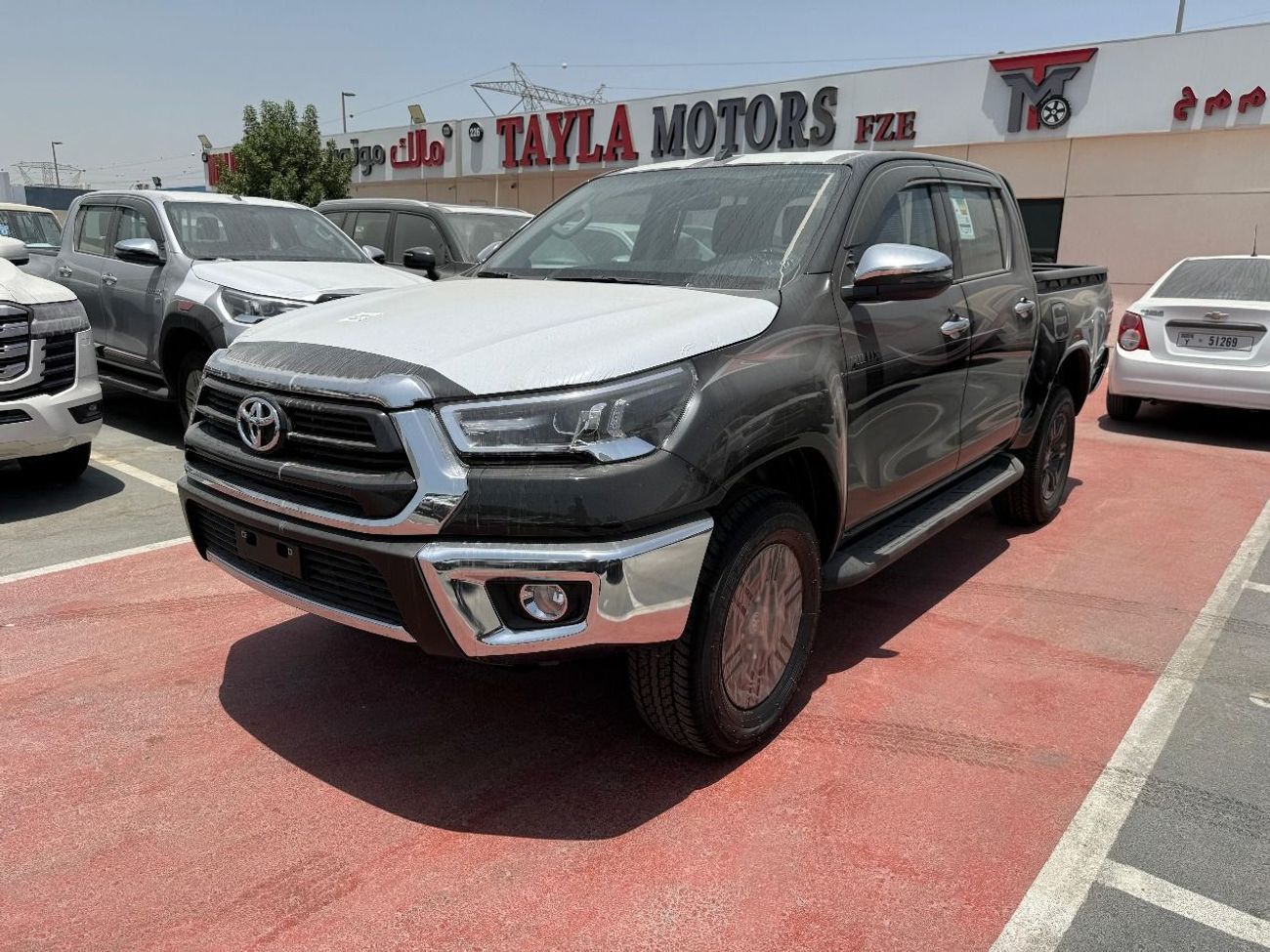 تويوتا هيلوكس TOYOTA HILUX 2.7L AT BLACK  2025-PUSH START