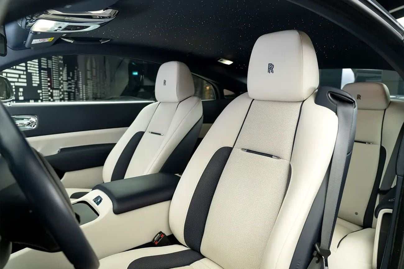 Rolls Royce Wraith ROLLS ROYCE | WRAITH SILVER BADGE | GCC SPECS LOW MILEAGE