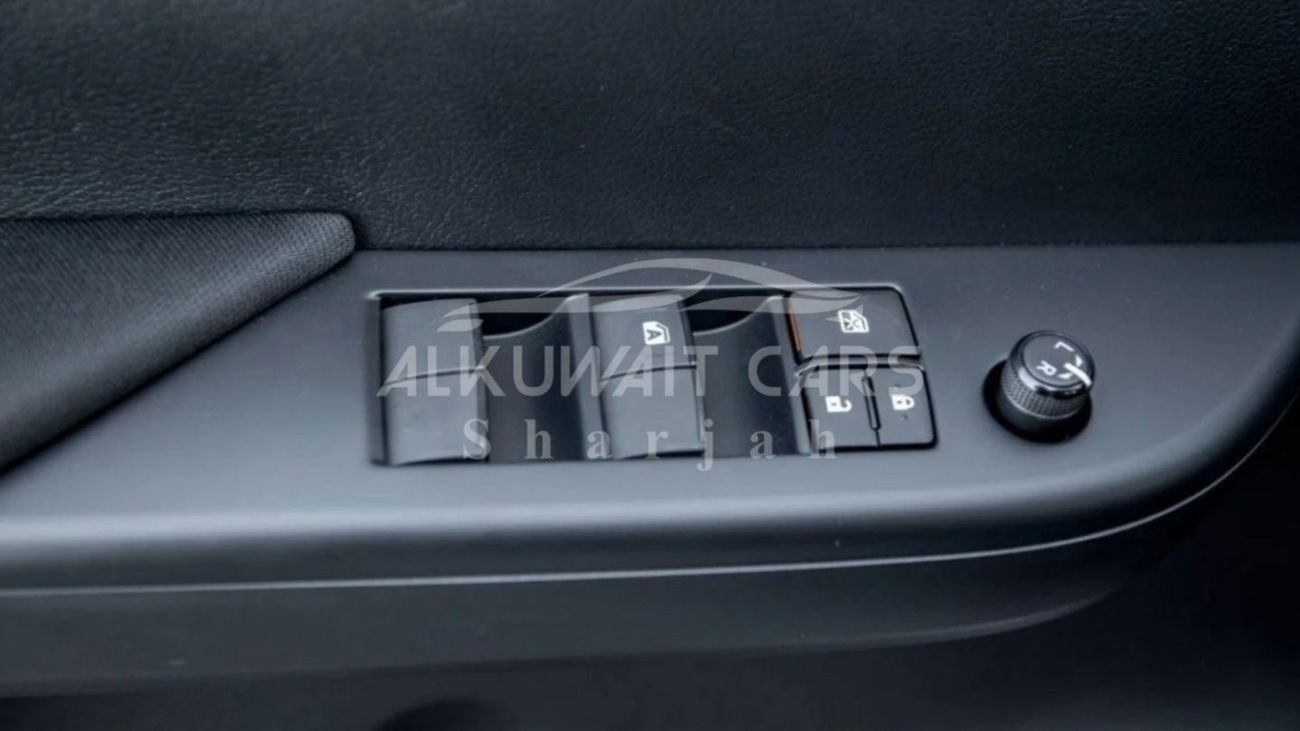 Toyota Hilux DC 2.4D MT 4X4 P.WINDOW MY2023 – WHITE