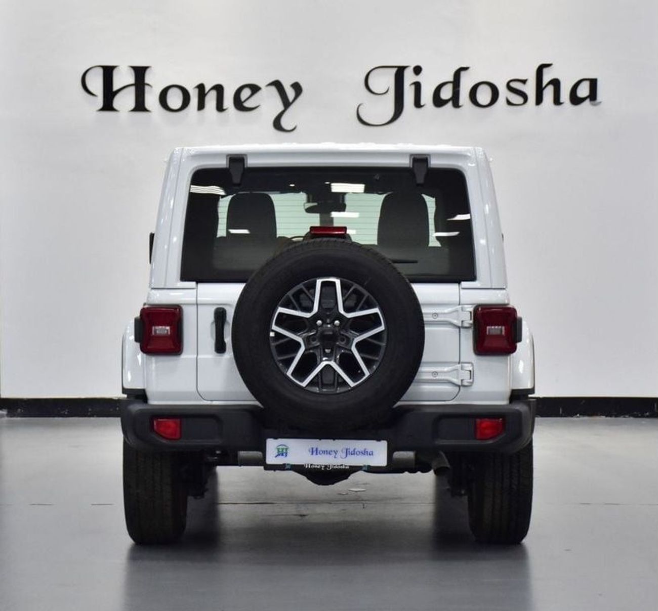 جيب رانجلر EXCELLENT DEAL for our Jeep Wrangler Unlimited SAHARA 2.0L ( 2024 Model ) in White Color GCC Specs