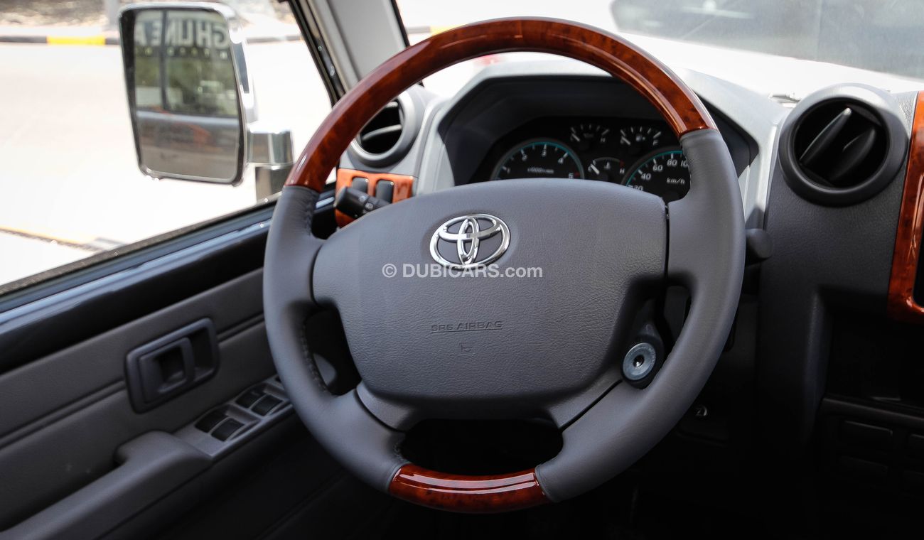 Toyota Land Cruiser Pick Up Double Cab 4.2L Diesel Full option Manual Transmission