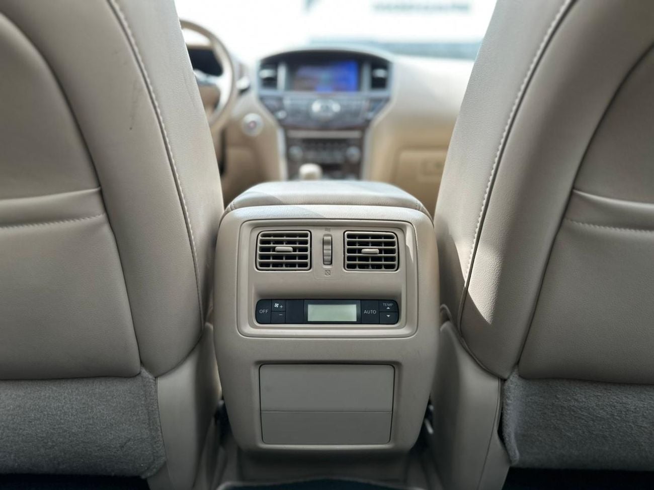 Nissan Pathfinder SV 3.5L (260 HP) 4WD NISSAN PATHFINDER | GCC | 2015 | FULL OPTIONS 7SEATERS WITH PANORAMIC ROOF