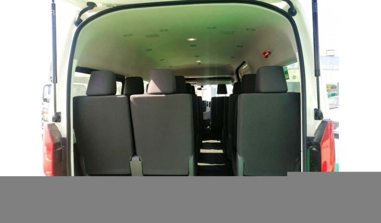 Toyota Hiace 3.5 engine // 14 seater //