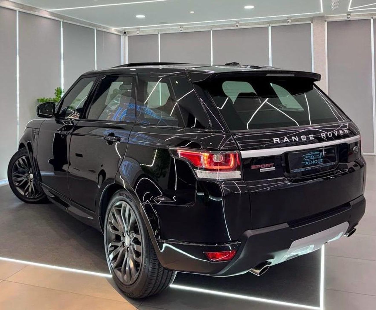 Land Rover Range Rover Sport Supercharged 5.0L RANGE ROVER SPORT || TOP RANGE || FREE ACCIDENTS || GCC || PERFECT CONDITION