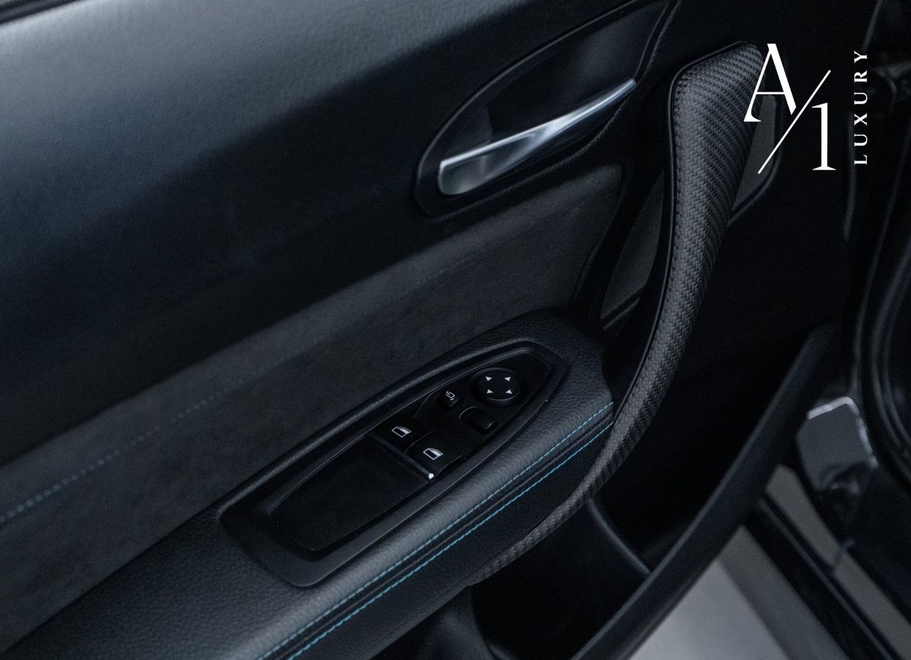 بي أم دبليو M2 2018 BMW M2, Excellent Condition, Full Service History, Fully Loaded, Carbon Fibre Accents, GCC Spec