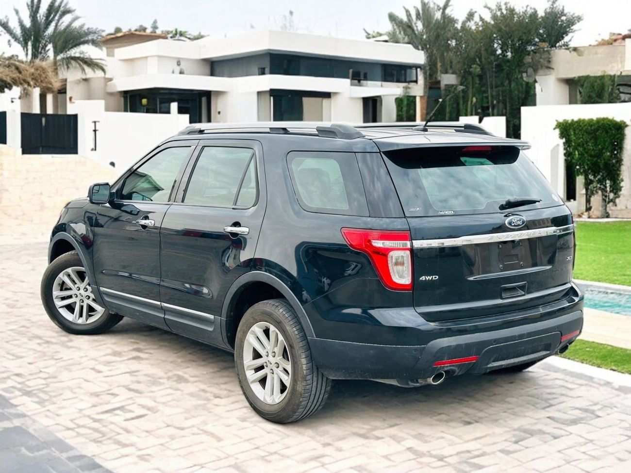 Ford Explorer AED 810 PM | FORD EXPLORER XLT 4WD | 0% DP | GCC | AGENCY MAINTAINED | WELL MAINTAINED