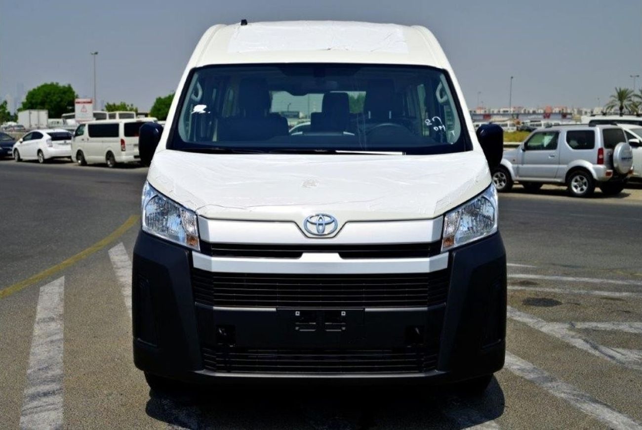 تويوتا هاياس Highroof 2.8L Diesel 13 Seater Manual Transmission