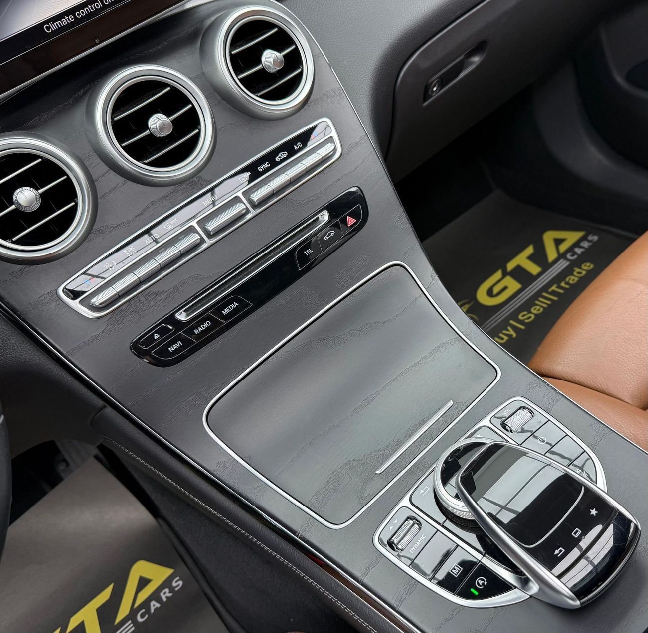 Mercedes-Benz GLC 250 4MATIC 2.0L 2016 Mercedes Benz GLC250 AMG 4MATIC, Service History, Excellent Condition, GCC