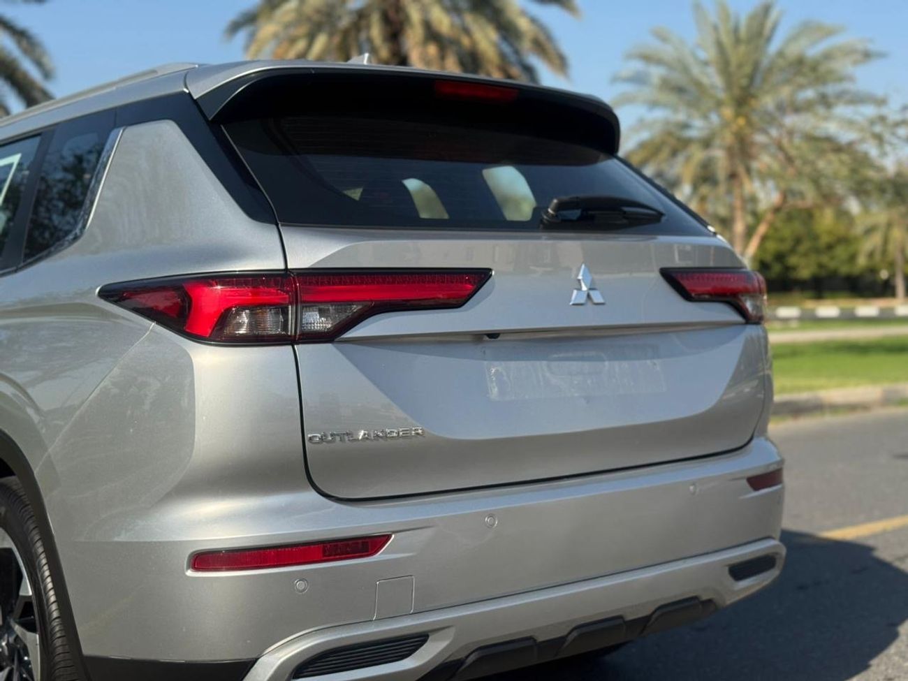 Mitsubishi Outlander GLX Super High 2.4L