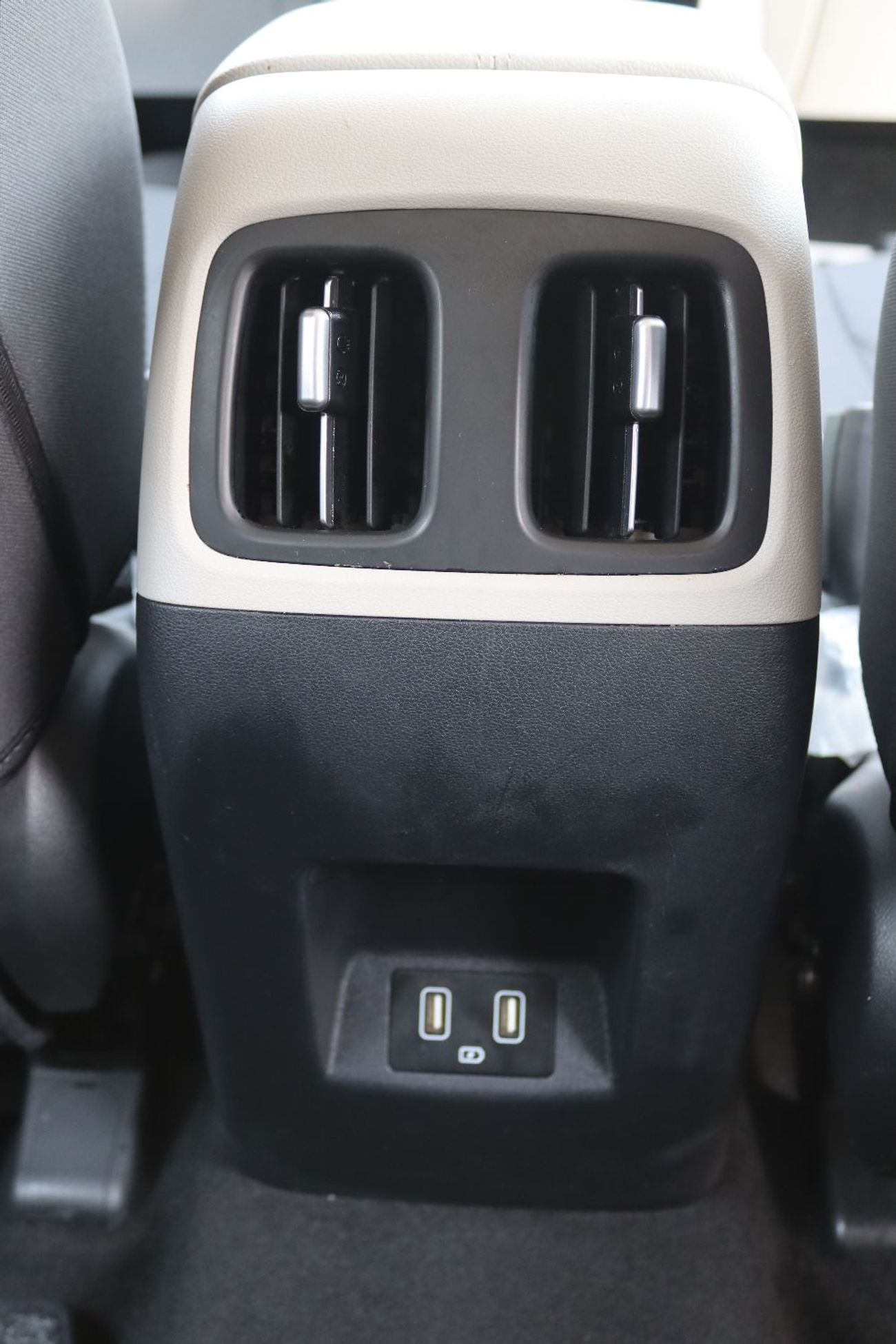 Hyundai Tucson Comfort 2.0L Hyundai Tucson 2024 model, GCC, in excellent condition, 2.0L engine, 29,000 km, price 7