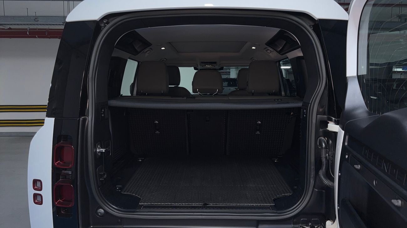 Land Rover Defender 2023 P300 110 SE | AED 3981/Month | 0 DP | 30 Day Return | Warranty | Service History