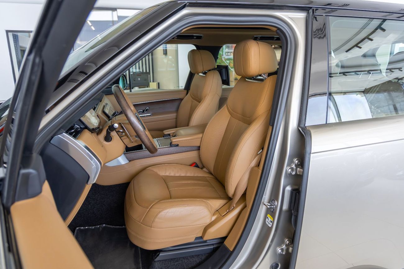 Land Rover Range Rover HSE P530 4.4L Range Rover Vogue HSE P530 | GCC | 5 Years Al Tayer Warranty | Fully Loaded | 2024