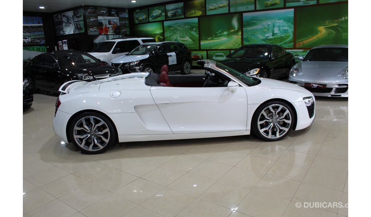 أودي R8 SPYDER QUATTRO V8