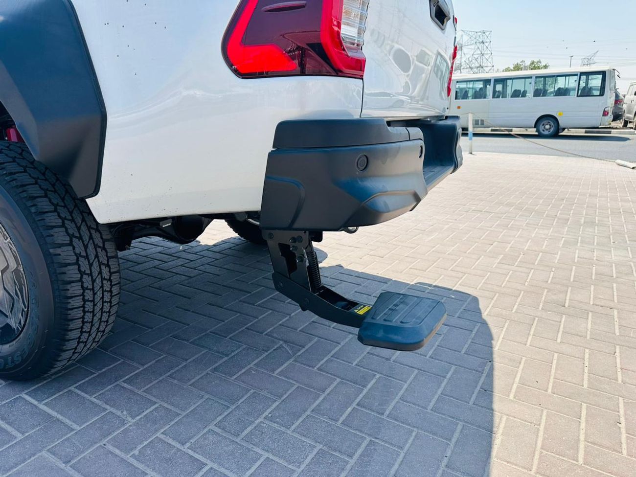 تويوتا هيلوكس TOYOTA HILUX D/CAB P/UP 4X4 4.0L PETROL GR-S WITH REAR STEP 2025
