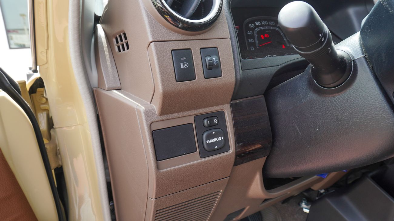 Toyota Land Cruiser 70 LX 4.0L V6 A/T