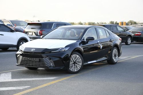 تويوتا كامري 2.5L V4 GLE Petrol ! Rader ! BSM ! Panoramic