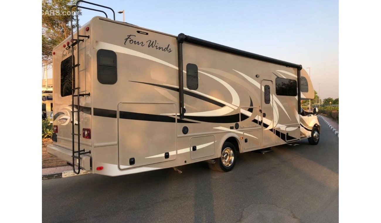 Ford F 550 "FOUR WINDS BY THOR MOTORS COACH CO